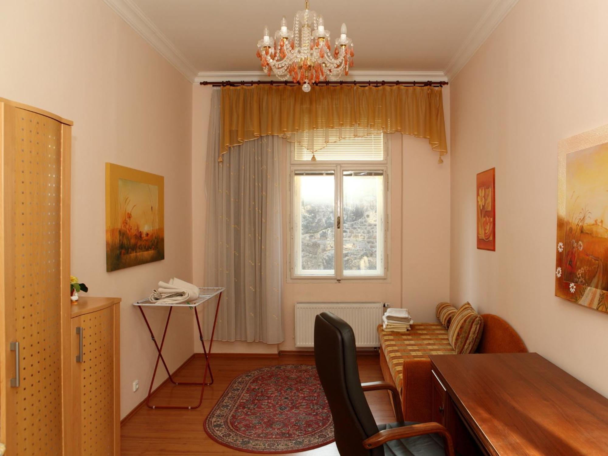 7K - Apartmany Lazenska การ์โลวีวารี ภายนอก รูปภาพ